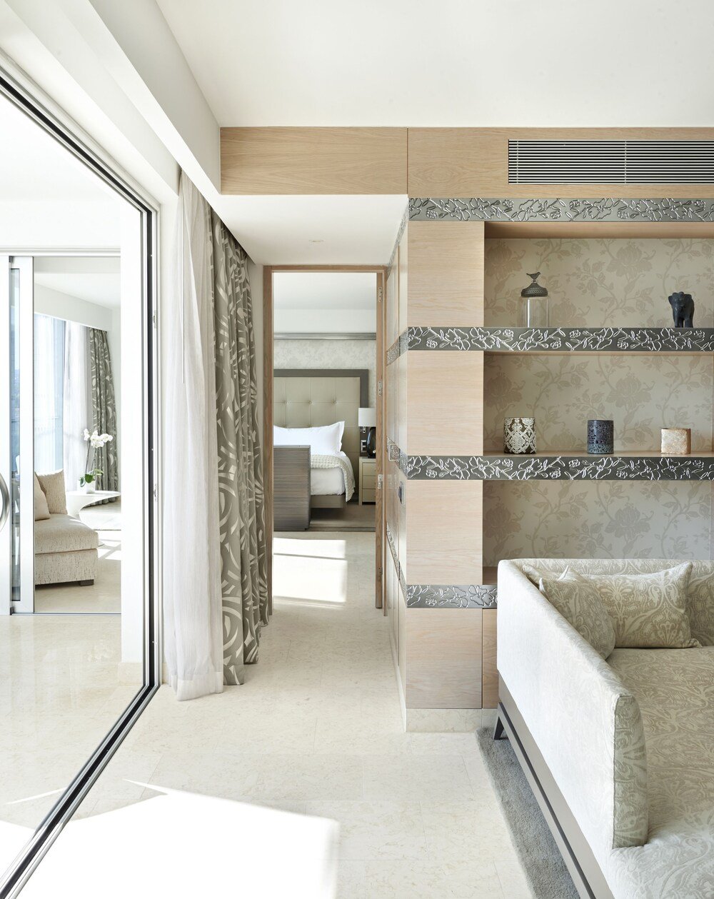 Habitación moderna del hotel con diseño limpio en Conrad Algarve, Quinta do Lago