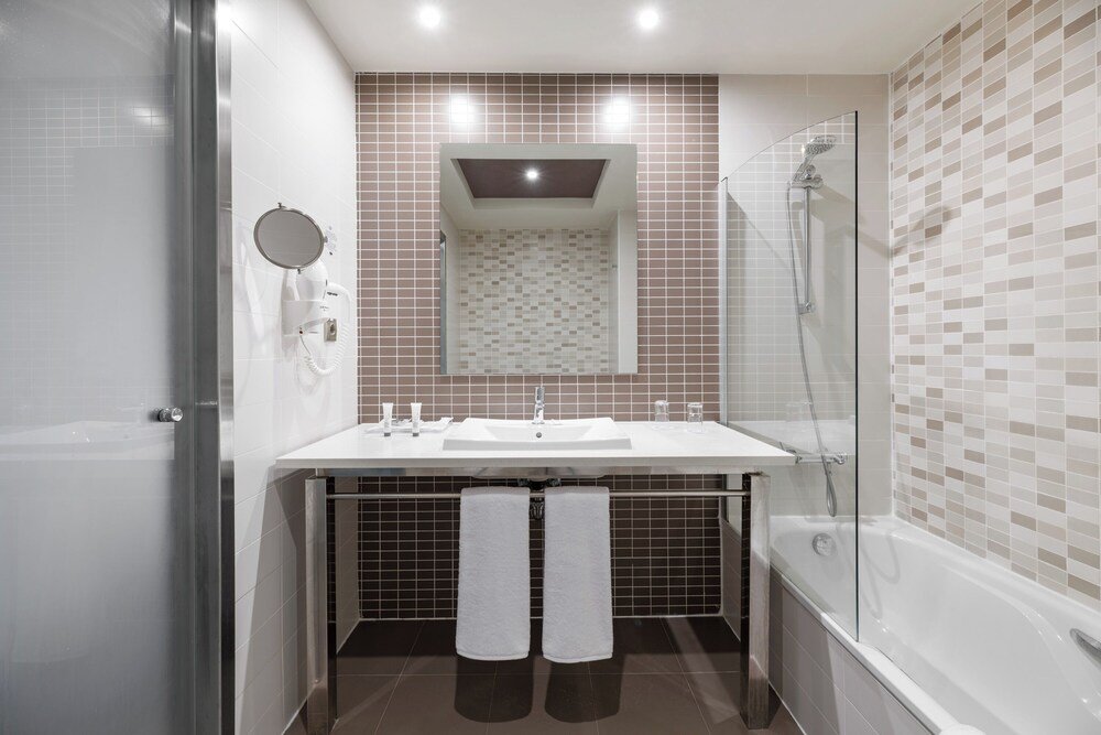 Baño de una habitación del resort en Costa Ballena