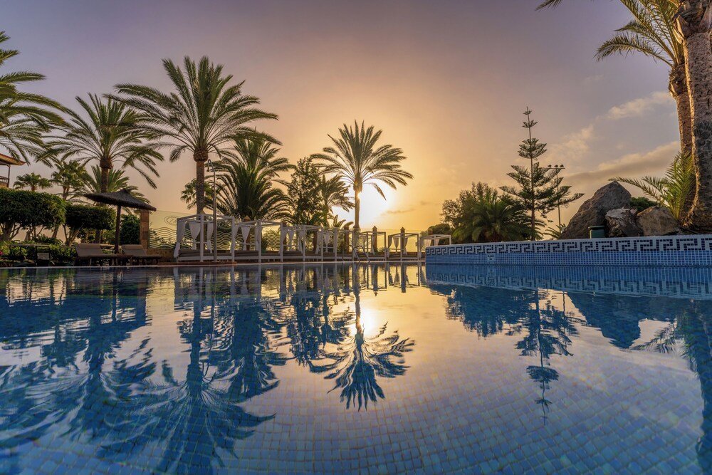 Swimming pool at Elba Palace Golf Boutique Hotel in Caleta de Fuste