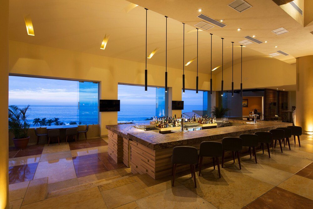 Cocina moderna dentro de una suite en el resort