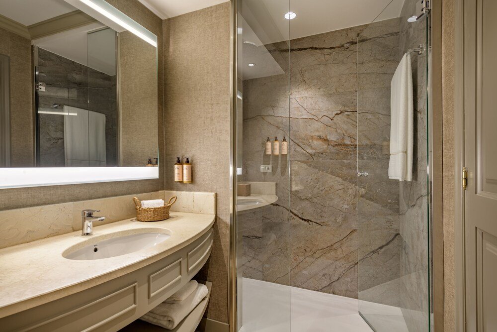 Bathroom in a guest room at Hacienda Son Antem Golf Resort