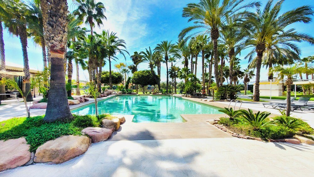 Swimming pool at Hotel Alicante Golf in Playa de San Juan