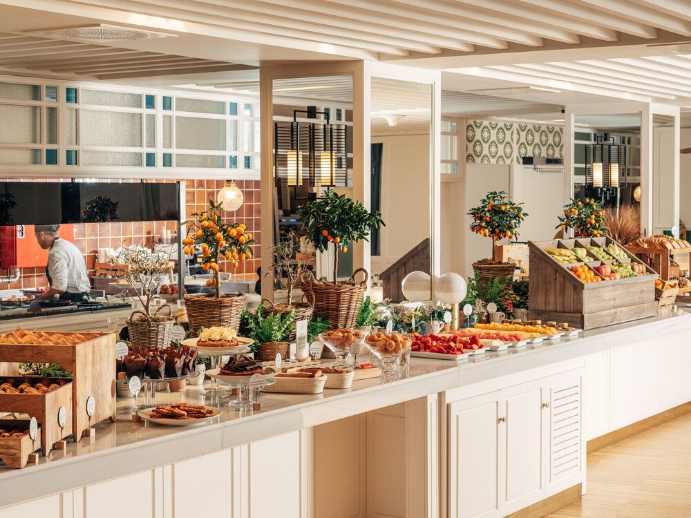 Breakfast buffet at Hotel Camiral in Caldes de Malavella
