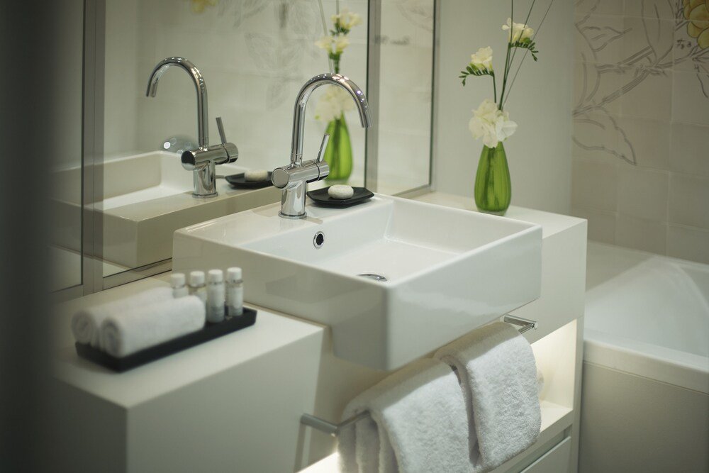 Bathroom in a guest room at Hotel Camiral, Girona
