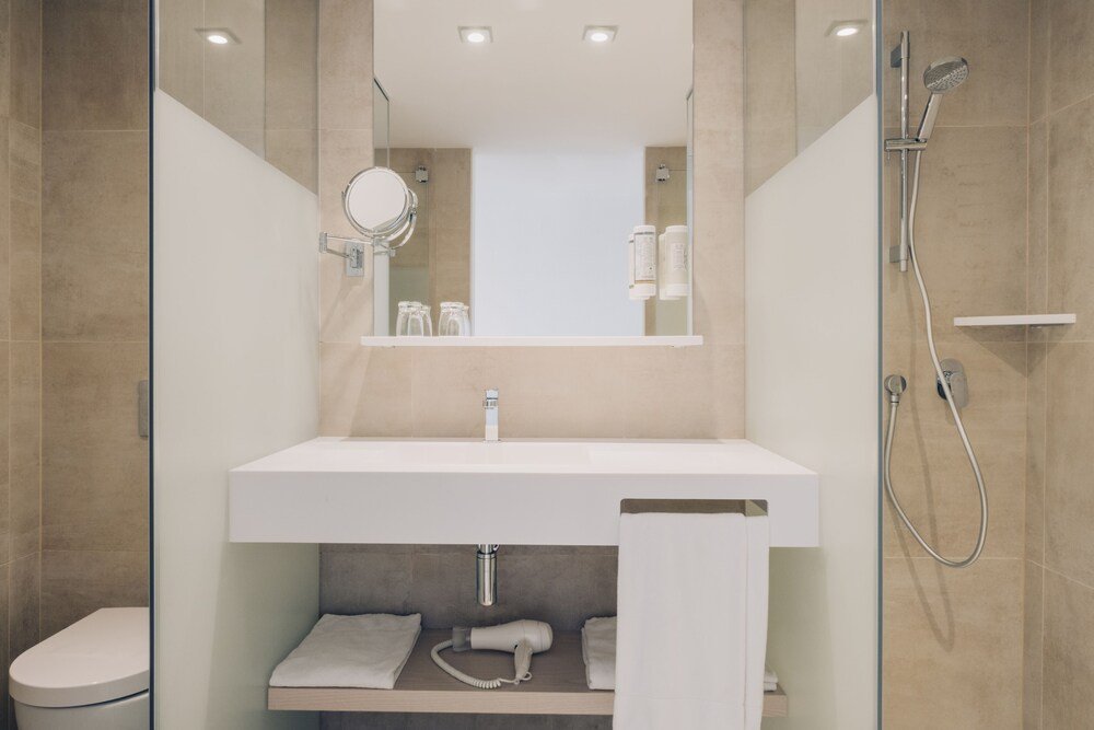 Guest bathroom at Iberostar Waves Royal Andalus, Novo Sancti Petri