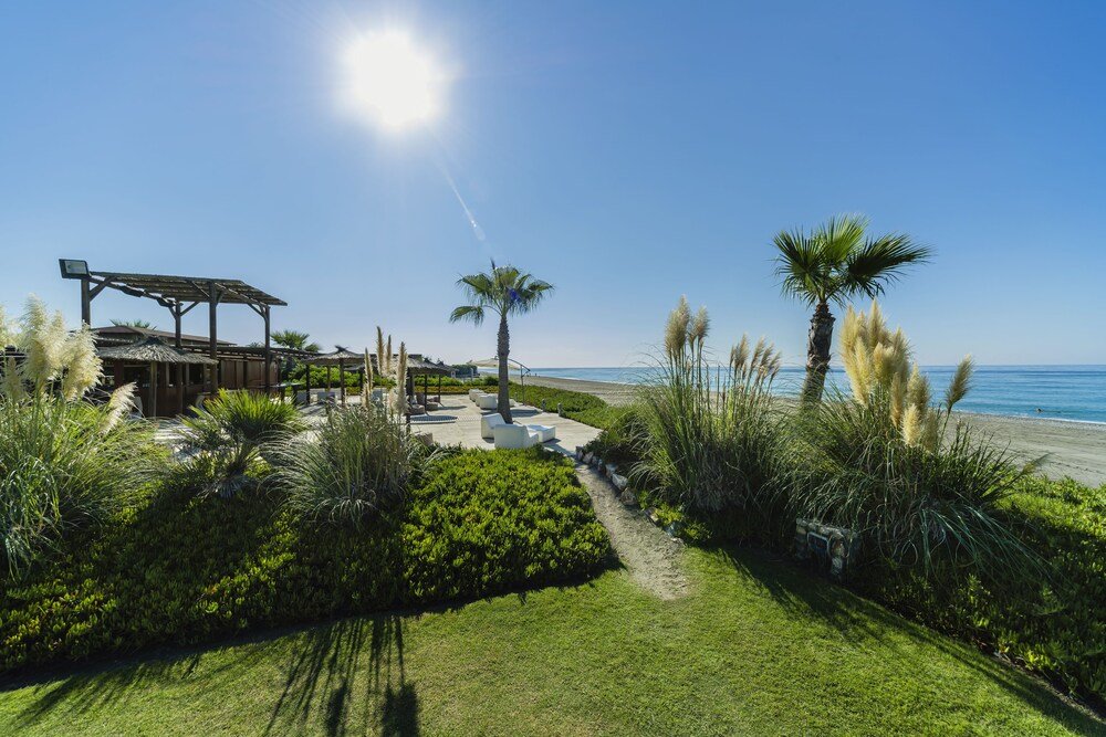 Pathway leading from the resort to the beach