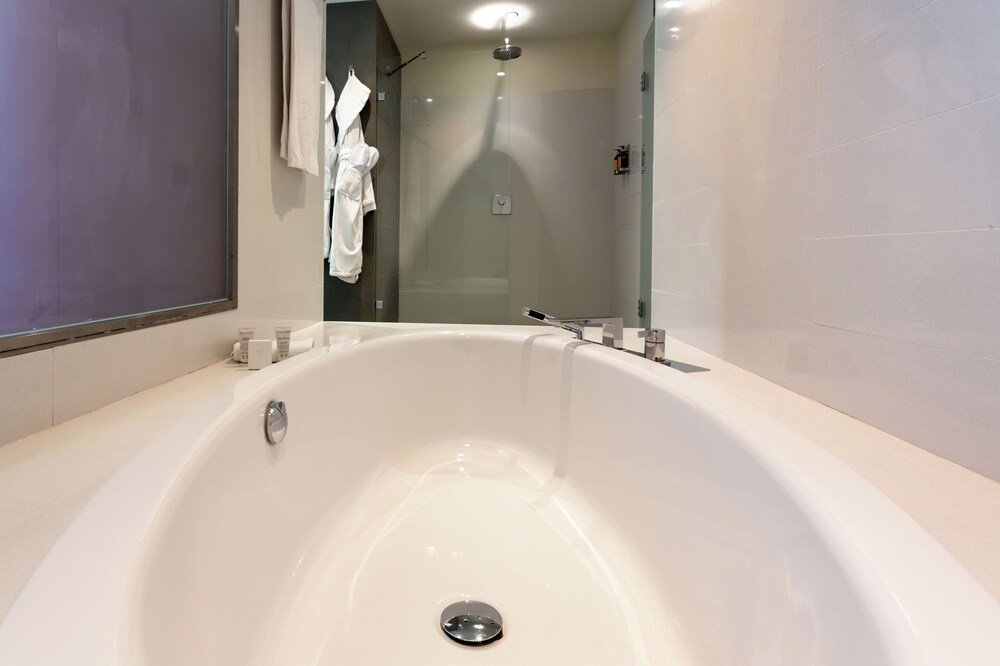 Guest bathroom at La Finca Resort