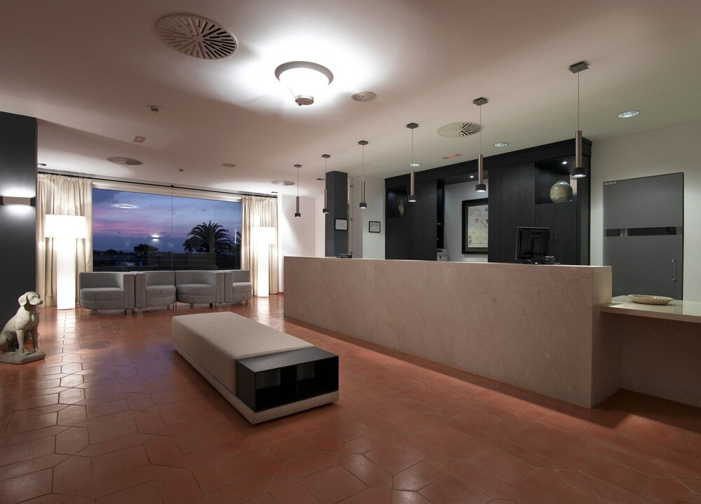 Salón con sofás en el Parador de Málaga Golf
