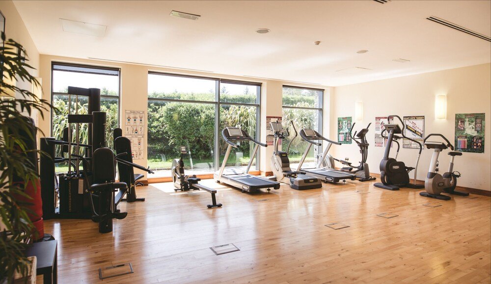Gimnasio con equipos de entrenamiento en Parknasilla Resort, en Sneem, condado de Kerry