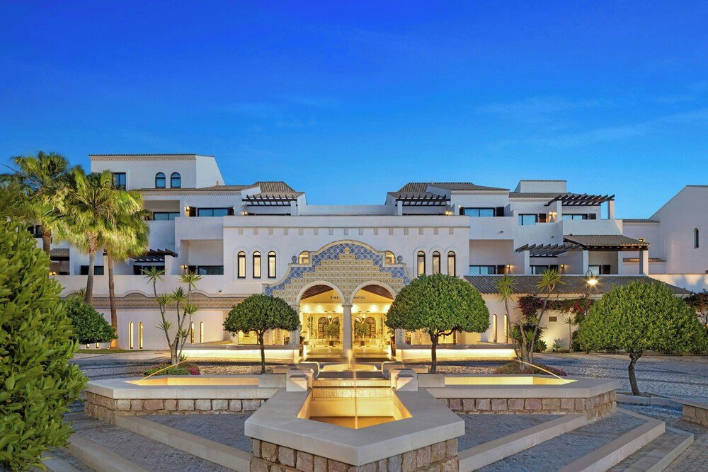 Hotel with a central courtyard at Pine Cliffs Resort in Albufeira, Algarve