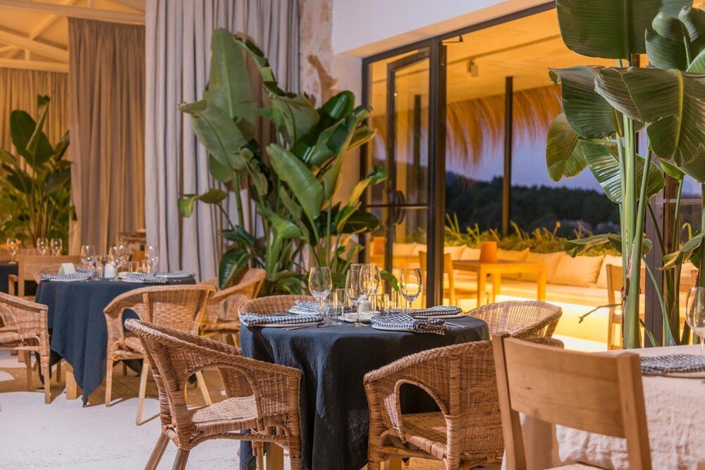 Outdoor dining area at the hotel at Pula Golf Resort in Son Servera, Mallorca