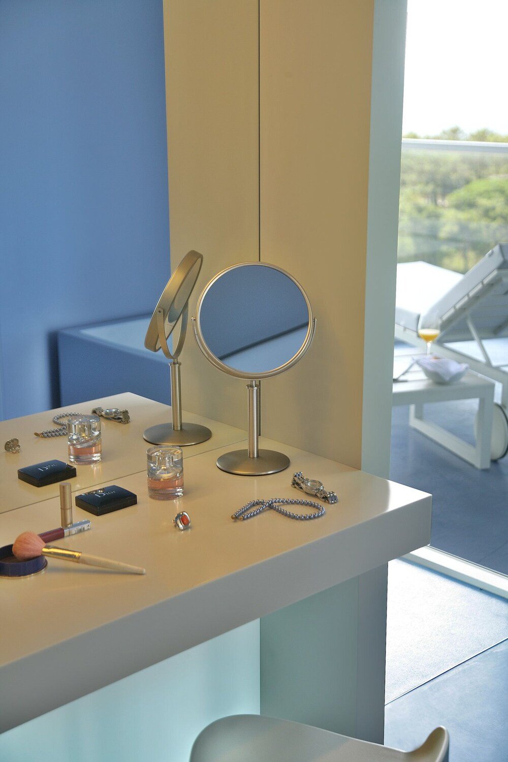 Vanity table
