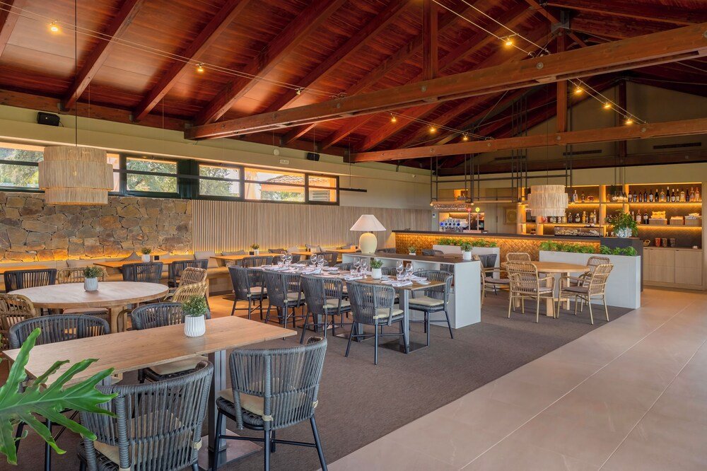 Indoor dining area at Hotel TorreMirona Golf & Spa, Girona