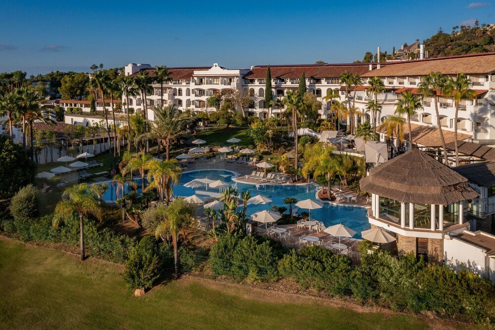 Resort with several swimming pools at Westin La Quinta